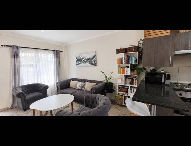 2 BEDROOM TOWNHOUSE FOR SALE IN THE REEDS